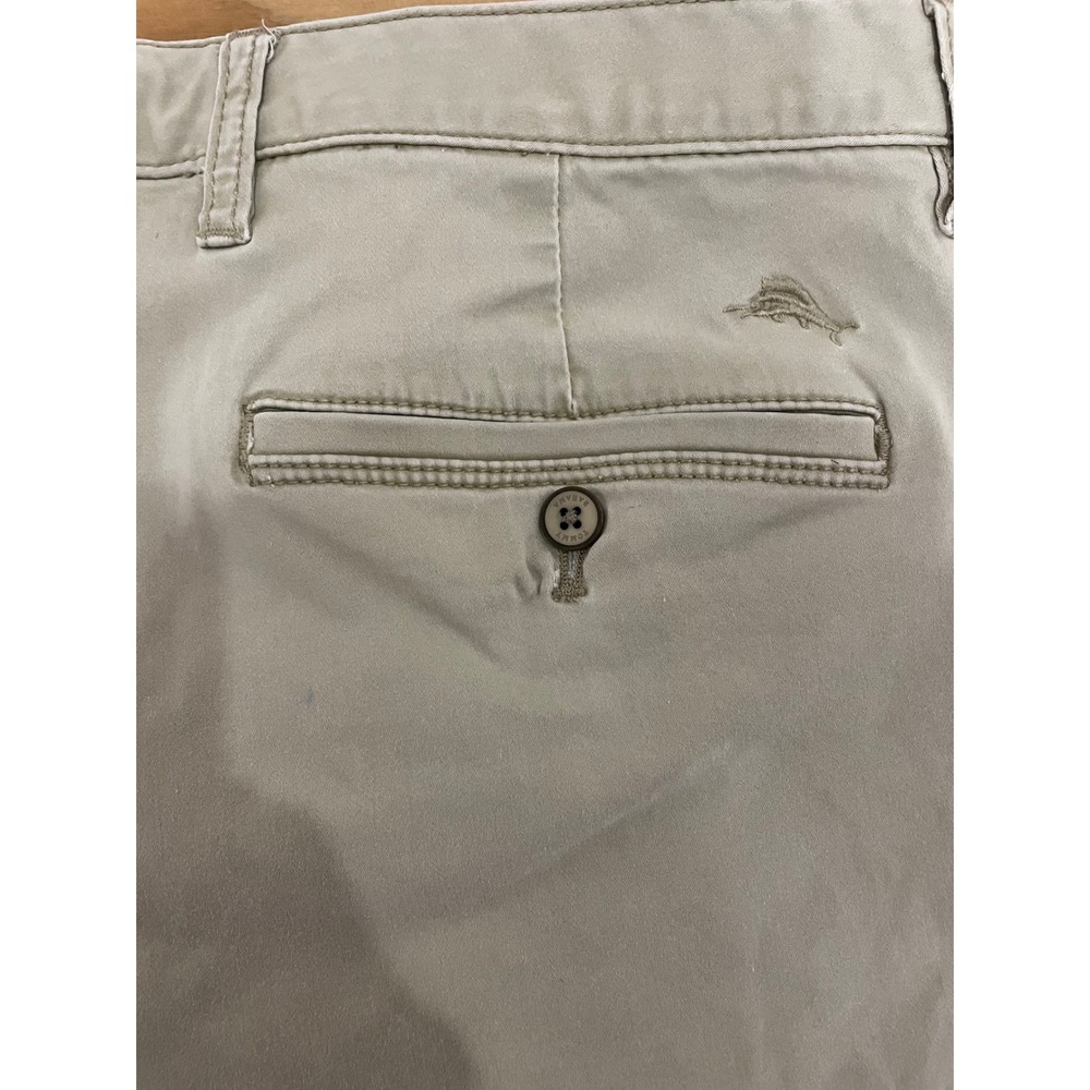 Tommy Bahama Men's Khaki Shorts Size 34 - Picture 3 of 6